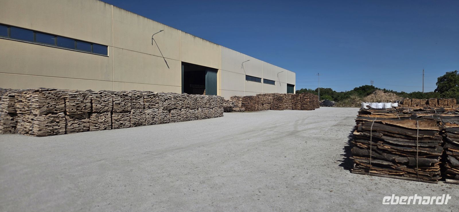 Korkeichenfabrik - Portugal &ndash; &copy;  (Eberhardt TRAVEL)