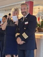 die Tops- Kreuzfahrtdirektorin, Gaby, u. der Kapitän &ndash; &copy; Ute Solf (Eberhardt TRAVEL)