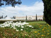Blick auf das Mosteiro dos Jerónimos vom Praca do Império