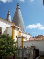 Blick auf die Küchenschornsteine des Palacio