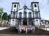 Gruppenbild vor der Kirche Nossa Senhora do Monte