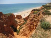 Die Steilküste hinter unserem Hotel