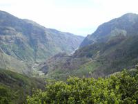 Blick von Boca da Ercumeada aus 1004 Meter Höhe ins Tal
