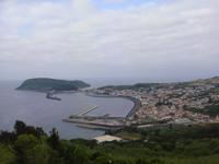 Blick auf den Hafen von Faial