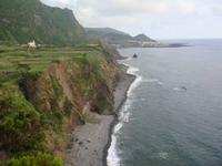 Blick auf die Küste von Flores