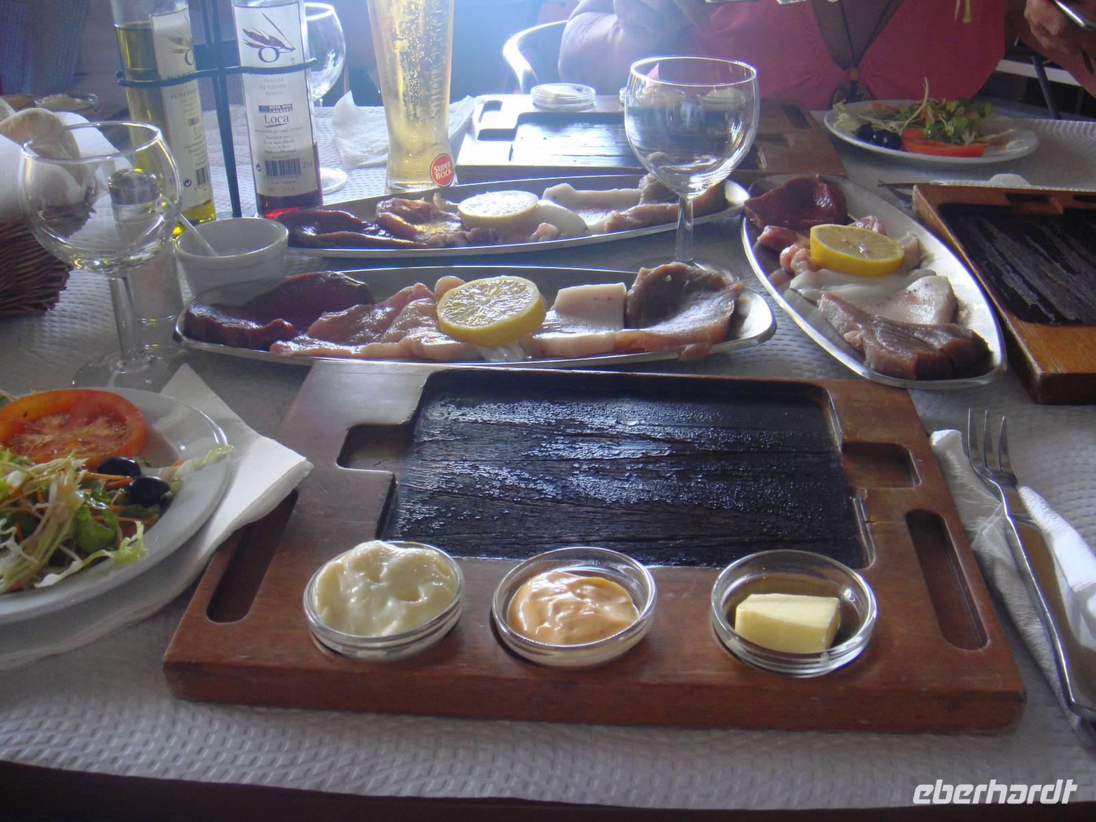 Essen vom Heissen Stein in Horta
