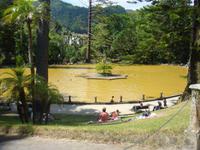 Eisenhaltiges Schwimmbad