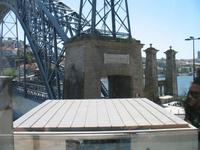 Fluss-Überquerung über die Brücke Ponte Luiz I.