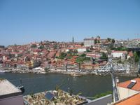 Fluss-Überquerung über die Brücke Ponte Luiz I.