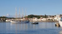 Ausbildungssegel Schiff vor Horta