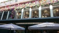 Cafe in Goldschmiedegasse in Porto 24