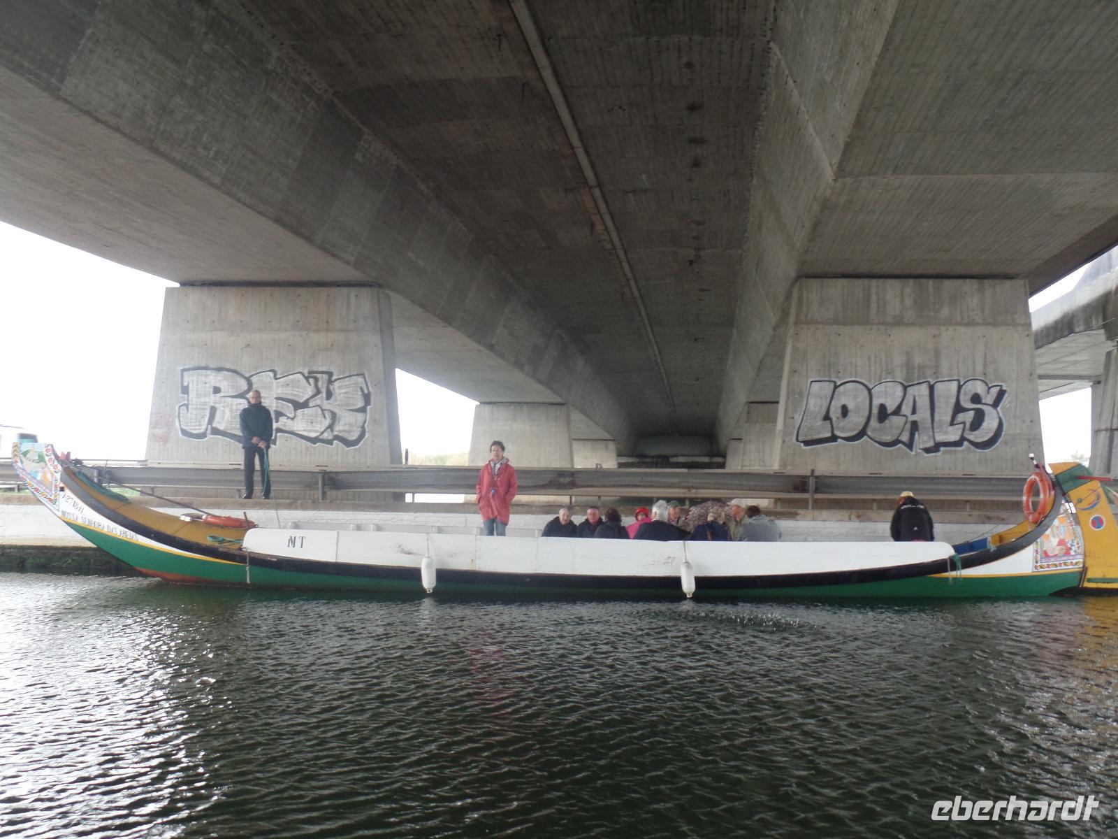 Fahrt mit einem klassischen Moliceiros in Aveiro