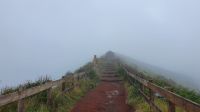 Insel Faial, Caldeira noch in Wolkenb