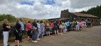 Insel Terceira, Anstehen für die Weihnachtsgrotte