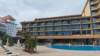 Madeira: Canico, Hotel Views mit Pool