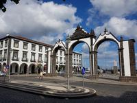 Portugal, Azoren, Ponta Delgada, Stadttor