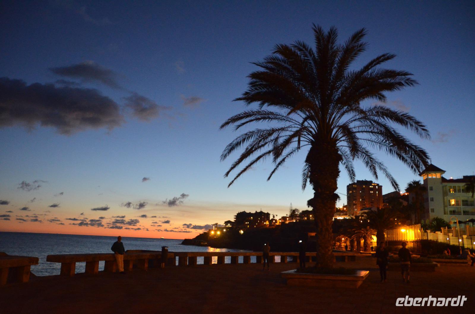 Promenade im Abendlicht