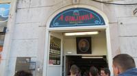 Silvesterreise Lissabon - Kirschlikör in der kleinsten Bar der Stadt