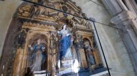 Singlereise Portugal - Statue der schwangeren Jungfrau Maria im Inneren der Kathedrale von Porto