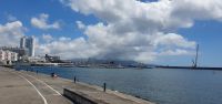Uferpromenade und Hafen