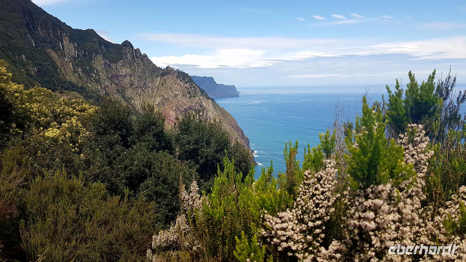 Wandern an den Klippen auf der Nordseite
