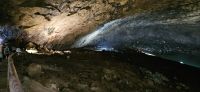 grosser See in der Schwefelhöhle