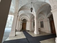 85-Eingangsbereich des Schlosses Mirabell