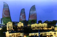 Flame Towers am Abend, Baku