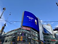 1. Tag – Ankunft in Toronto – Dundas Square
