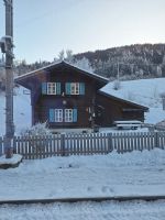 136 Fahrt auf der Strecke des Glacier Express durch das Winterwunderland