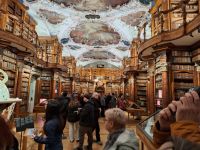 Blick in die Stiftsbibliothek