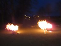  Holzkohlefeuer am Hotel