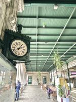 der Bahnhof innen 