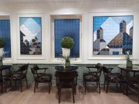 Flisen Bilder und schöne Stühle vor dem Frühstückraum - Hotel Ópera  - Madrid