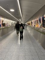 Weit sind die Wege im Frankfurter Flughafen