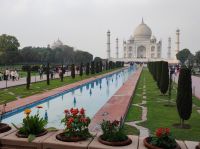 Eines der neuen sieben Weltwunder - das Taj Mahal in Agra, Indien