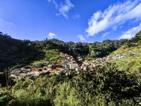 Spektakuläre Blicke auf die terrassierten Hänge nahe Marocos in Osten der Insel
