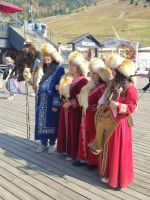 einheimische Touristen auf Schymbulak