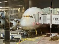 1. Tag: Unser A380 am Gate in Frankfurt für den Flug nach Singapur