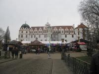 Weihnachtsmarkt vor dem Schloss