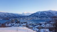 Tromsø mit dem Tromsdalstinden (1.238 m) im Hintergrund