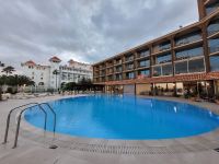 Four View Oasis