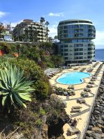 Unser Hotel liegt unweit von Funchal und die Ausblicke sind allerliebst