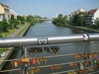 Kettenbrücke , Hintergrung Löwenbrücke