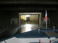 in der Schleuse