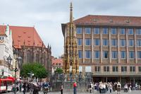 Hauptplatz mit Schönem Brunnen