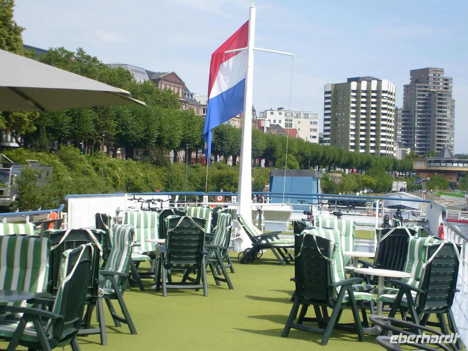 unser Schiff in der Medienstadt Köln