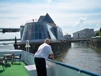 Unser Kapitän Gerard Wehrmeijer beim Ablegen in Köln.