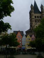 im Hintergrund die Martinskirche 