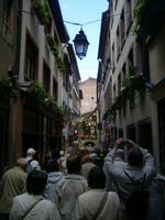 hier passen wir gerade durch